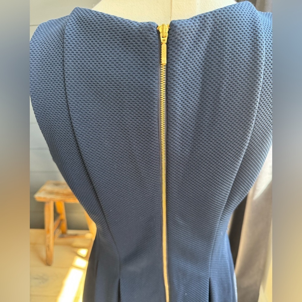 Taylor Navy Blue Midi Sleeveless Dress Size 8 Normcore Classic Office Summer - Picture 4 of 11